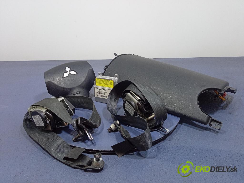 Mitsubishi Colt 2010 Airbag: Řidiči: x 7030A217XB