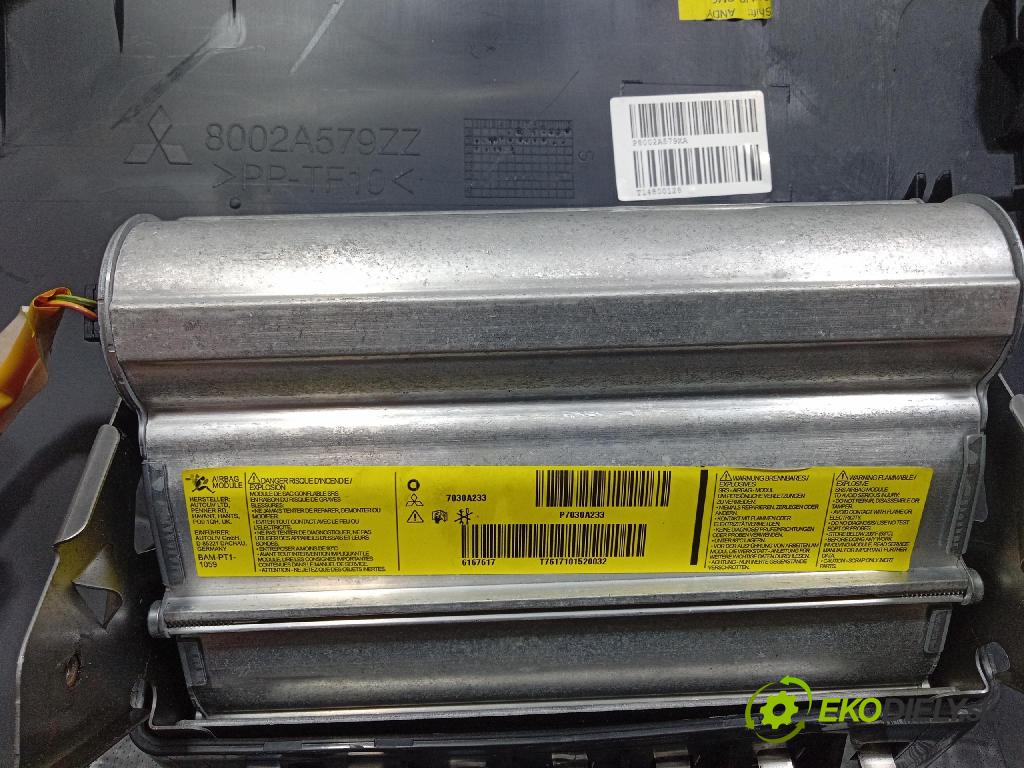 Mitsubishi Colt 2010 Airbag: Řidiči: x 7030A217XB