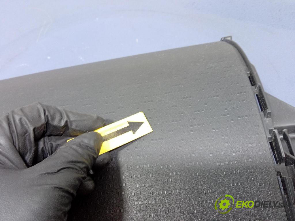 Mitsubishi Colt 2010 Airbag: Řidiči: x 7030A217XB