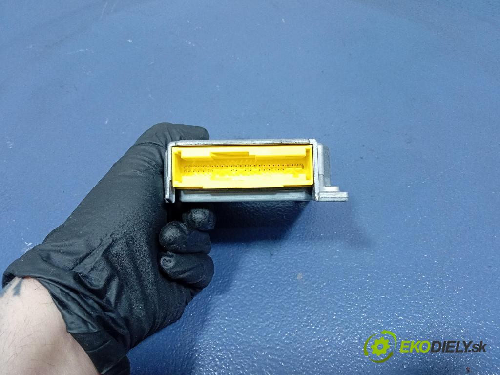 Mitsubishi Colt 2010 Airbag: Řidiči: x 7030A217XB