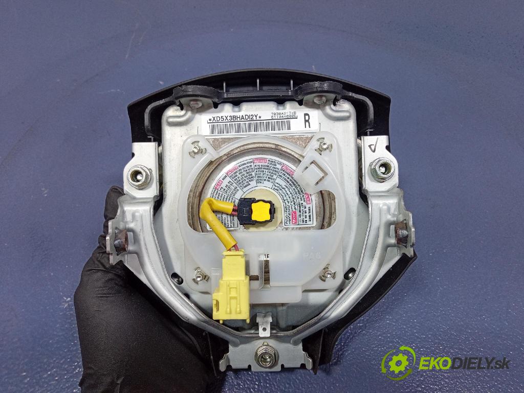 Mitsubishi Colt 2010 Airbag: Řidiči: x 7030A217XB