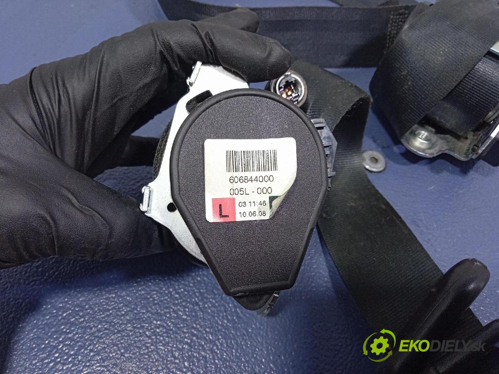 Mitsubishi Colt 2010 Airbag: Řidiči: x 7030A217XB