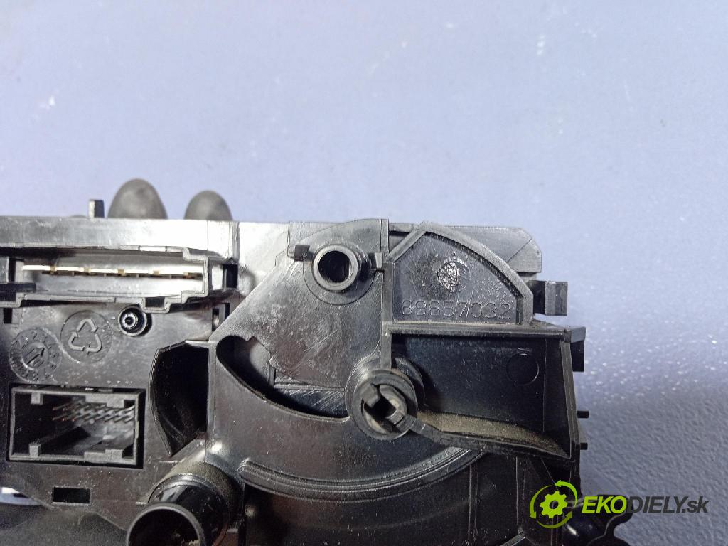 Mitsubishi Colt 2010 prepínač Klimatizácia: Prúd vzduchu: 69657032