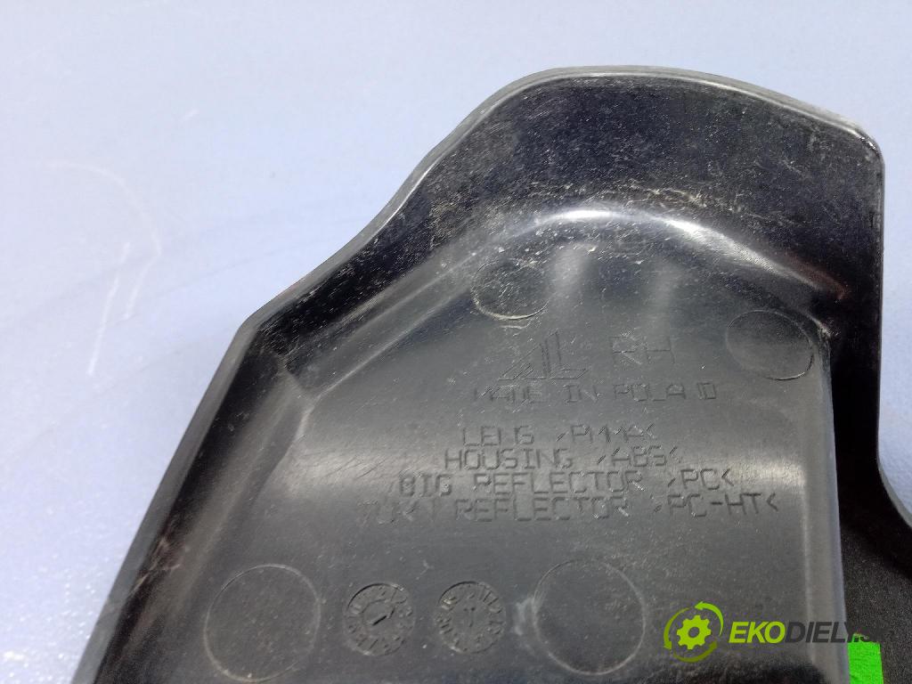 Mitsubishi Colt 2010 svetlo / reflektor zad Prava: Vonkajsia: 8330A480