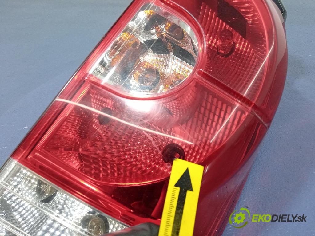 Mitsubishi Colt 2010 svetlo / reflektor zad Prava: Vonkajsia: 8330A480