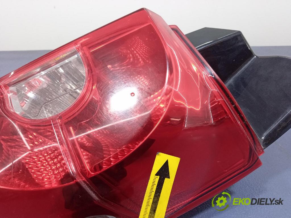 Mitsubishi Colt 2010 svetlo / reflektor zad Prava: Vonkajsia: 8330A480