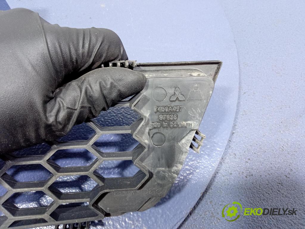 Mitsubishi Colt 2010 miežka / Gril: 7450A457