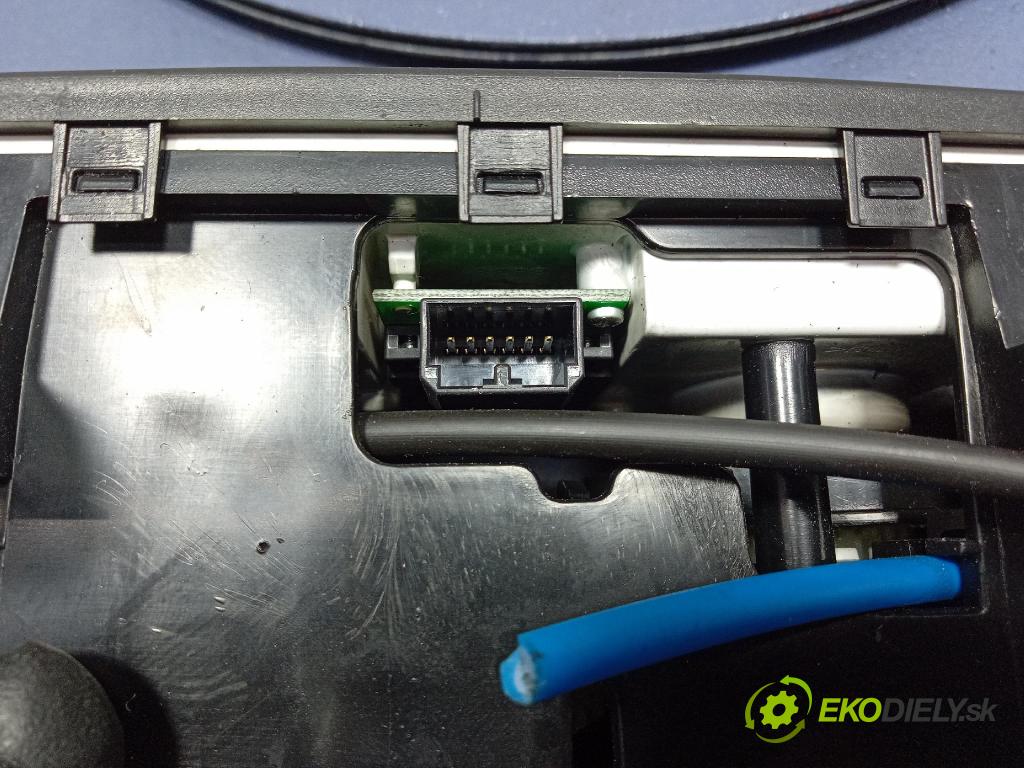 Peugeot Boxer 2014 prepínač Klimatizácia: Prúd vzduchu: 