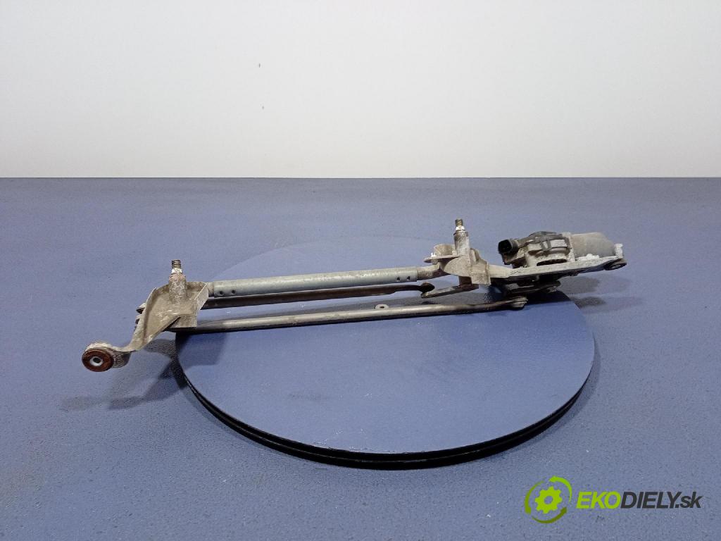 Mitsubishi Colt 2010 mechanizmus motor: Stierače: Predné 8250A231