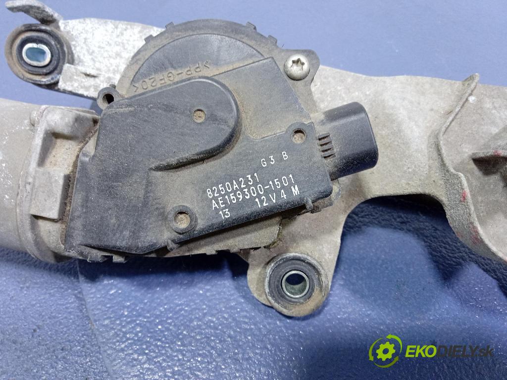 Mitsubishi Colt 2010 mechanizmus motor: Stierače: Predné 8250A231