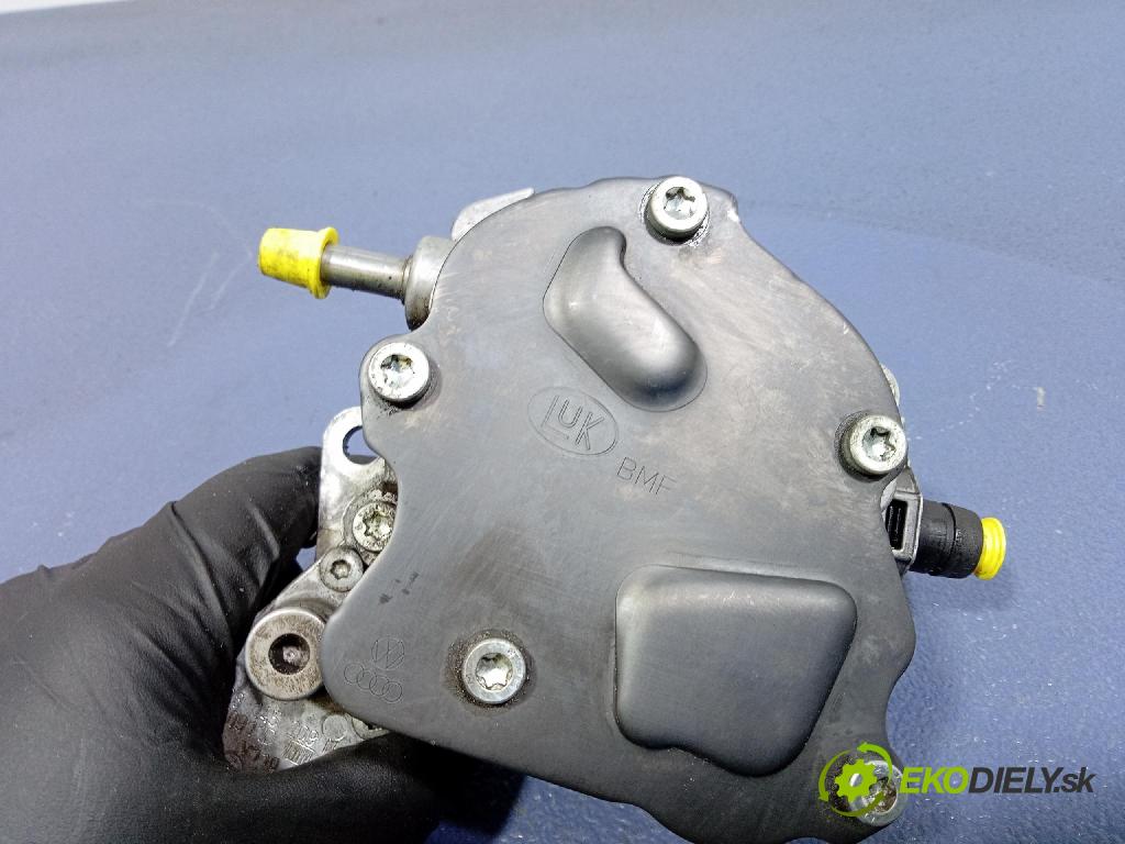 Vw Jetta 2008 čerpadlo vákuová 038145209N