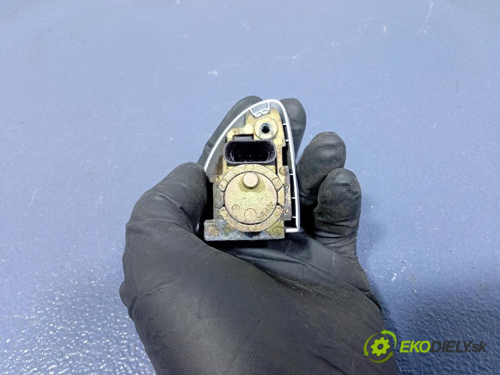 Mercedes A-Klasa 2005 zámok dvere Predné Vľavo: 