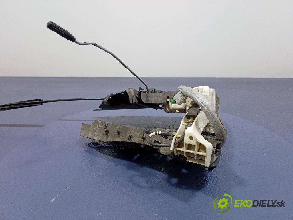 Mercedes A-Klasa 2005 zámek dveře před Levý: 1697202535