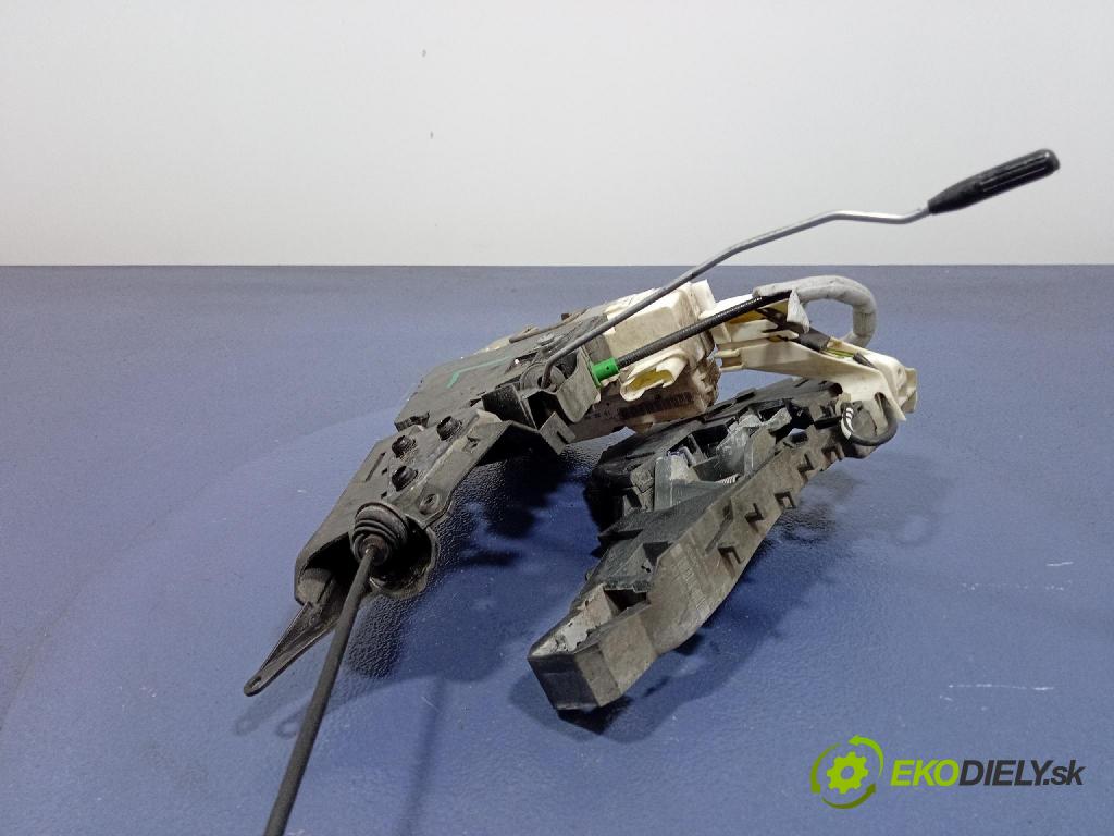 Mercedes A-Klasa 2005 zámek dveře před Levý: 1697202535