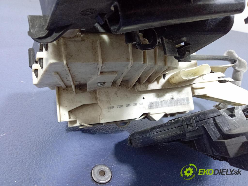 Mercedes A-Klasa 2005 zámok dvere Predné Vľavo: 1697202535