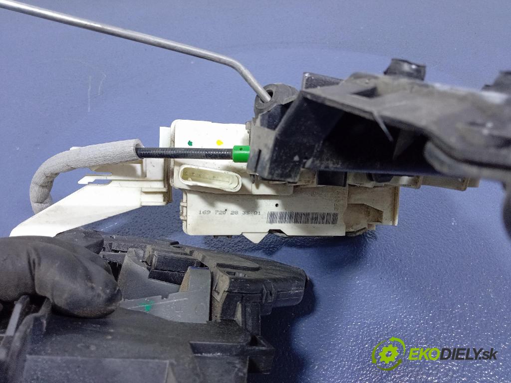 Mercedes A-Klasa 2005 zámok dvere Predné v pravo: 1697202835