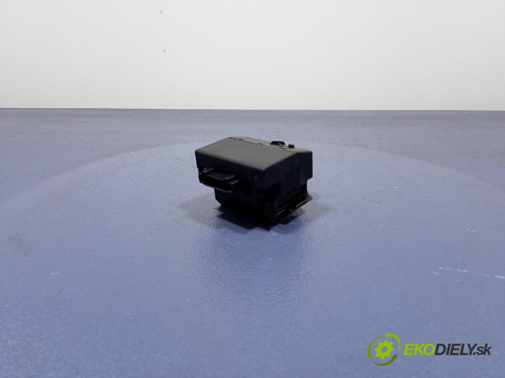 Mercedes A-Klasa 2005 Spínač zapalování. 1695451308