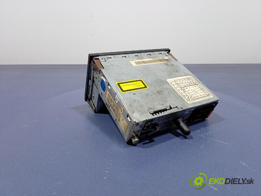 Vw Passat 2002 Radio I Navigácia: 1J0035191A