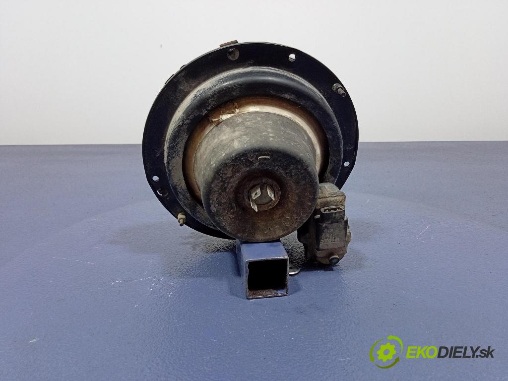 Kia Retona 2000 světlo v pravo: