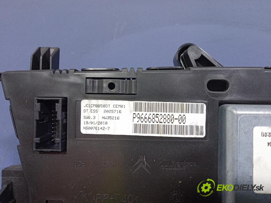 Citroen C4 picasso 2010 prístrojovka/ budíky 9673538580