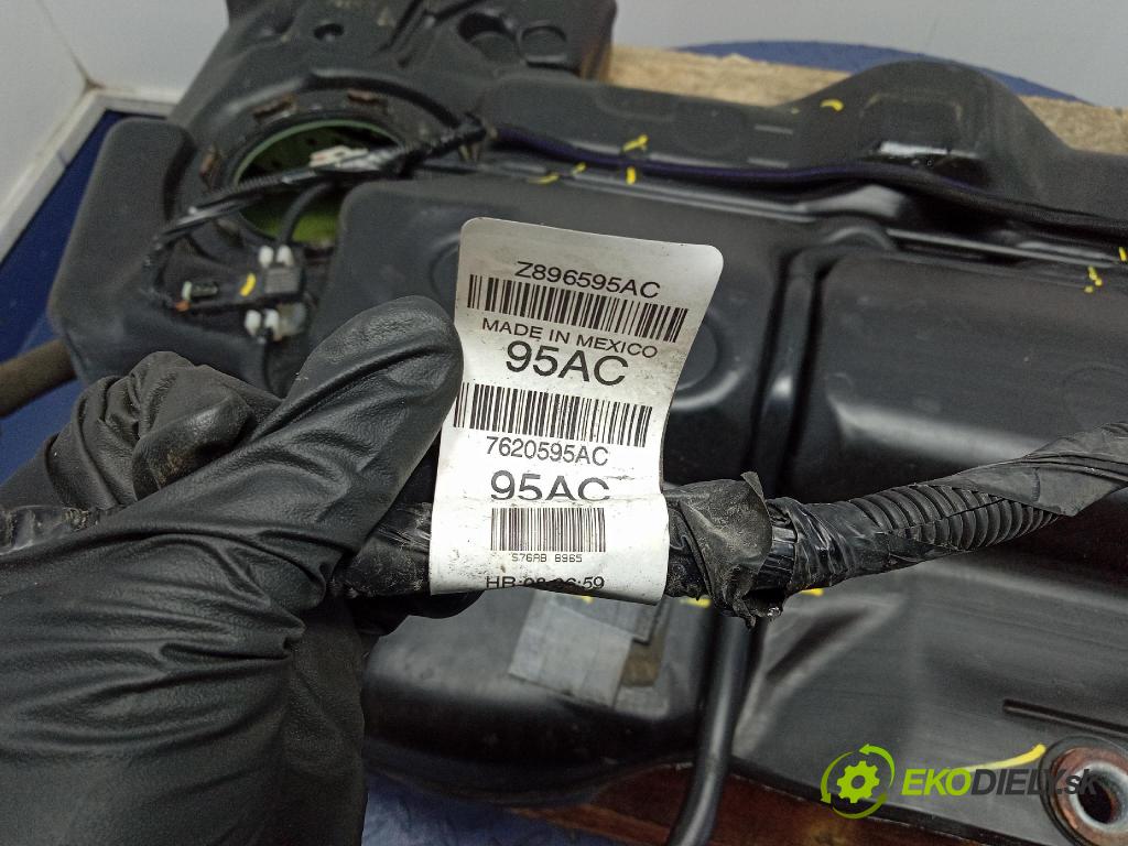 Jeep Grand Cherokee 2020 Nádrž: paliva 68373332AD