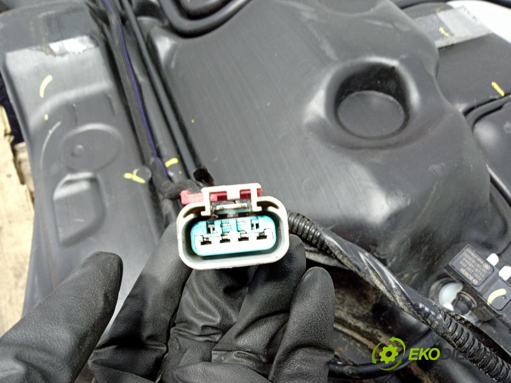 Jeep Grand Cherokee 2020 Nádrž: paliva 68373332AD