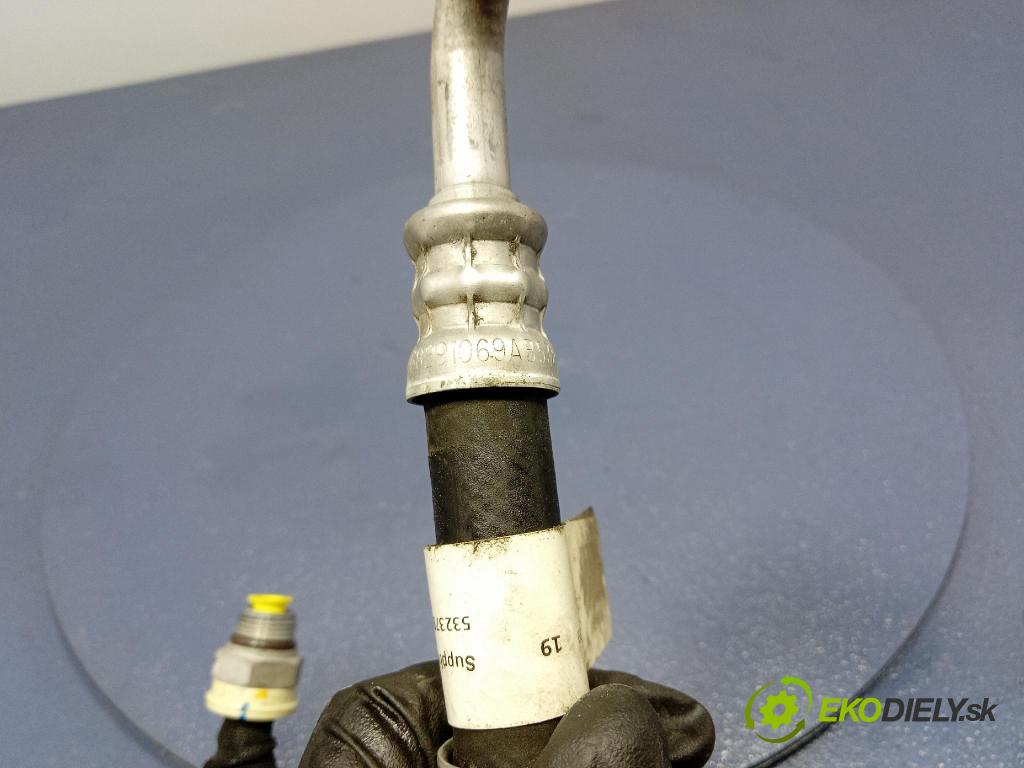 Jeep Grand Cherokee 2020 rúrka Olej 68291069AB