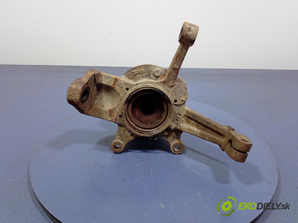 Kia Retona 2000 náboj Prava: