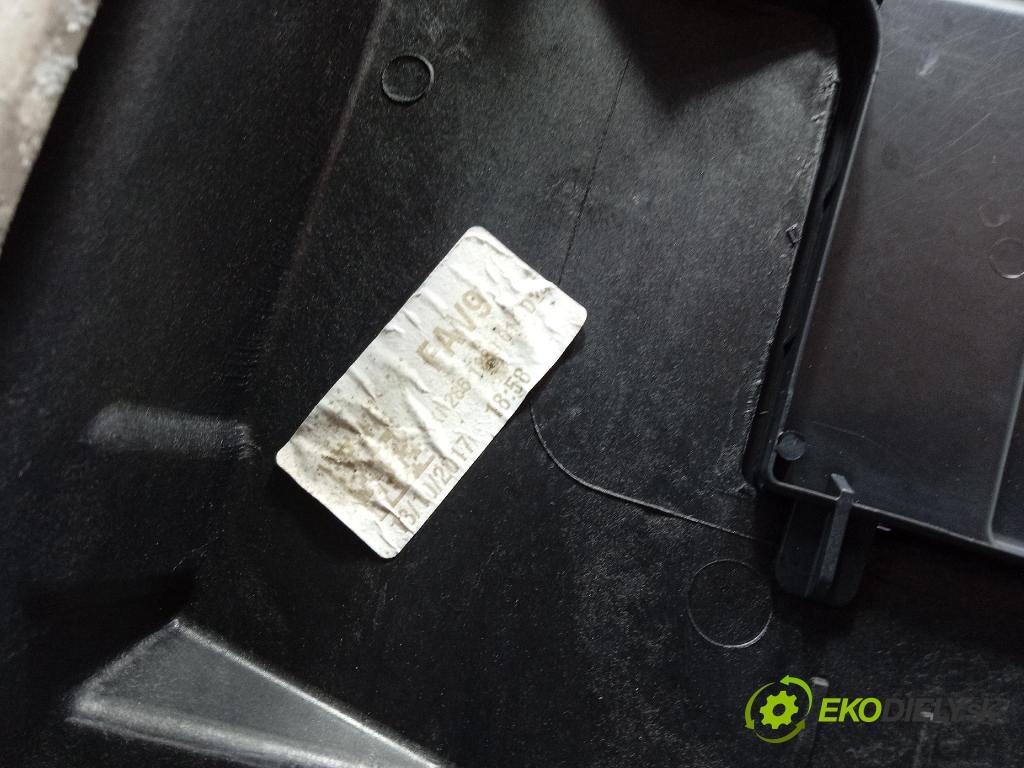 Peugeot 208 2017 výstuha Predné: / pas predný 9677952180