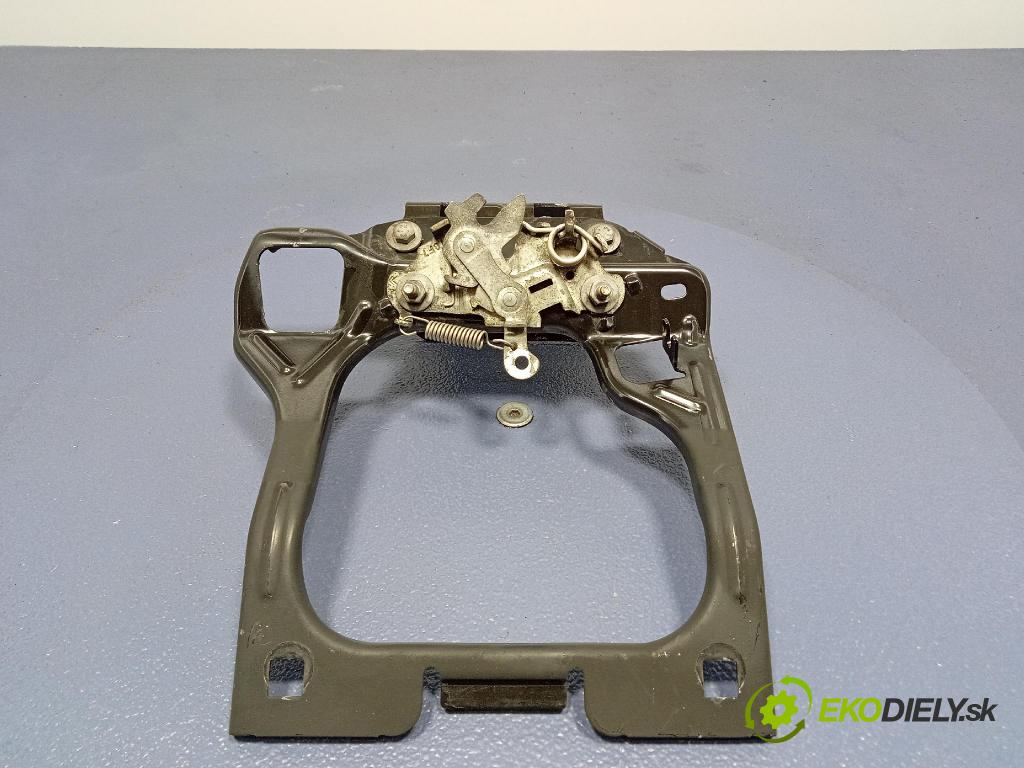 Peugeot 208 2017 zámok masky: 9672502680