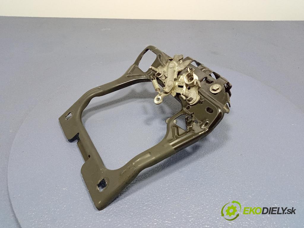 Peugeot 208 2017 zámok masky: 9672502680