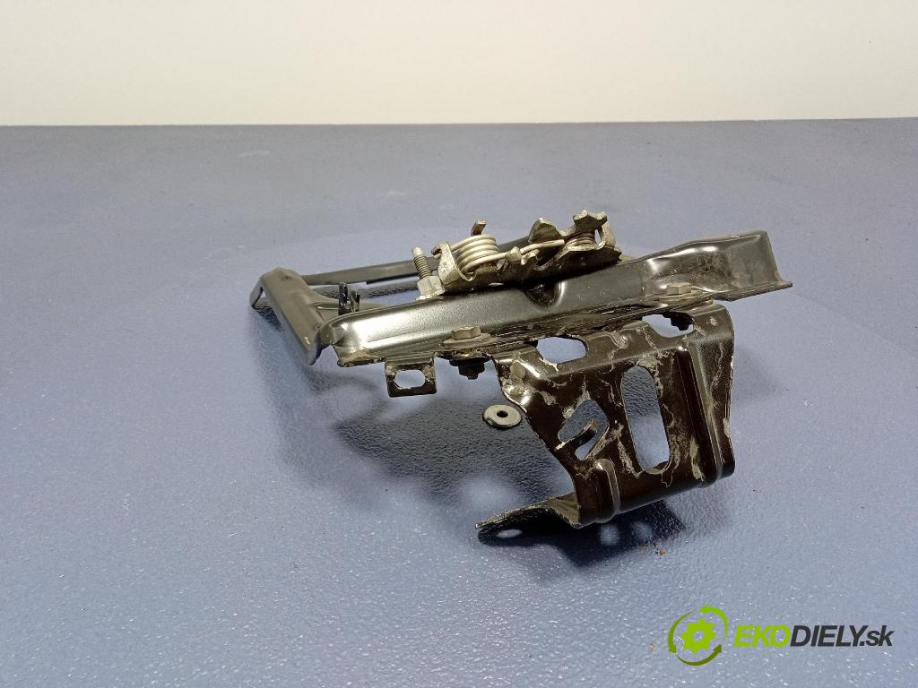 Peugeot 208 2017 zámok masky: 9672502680