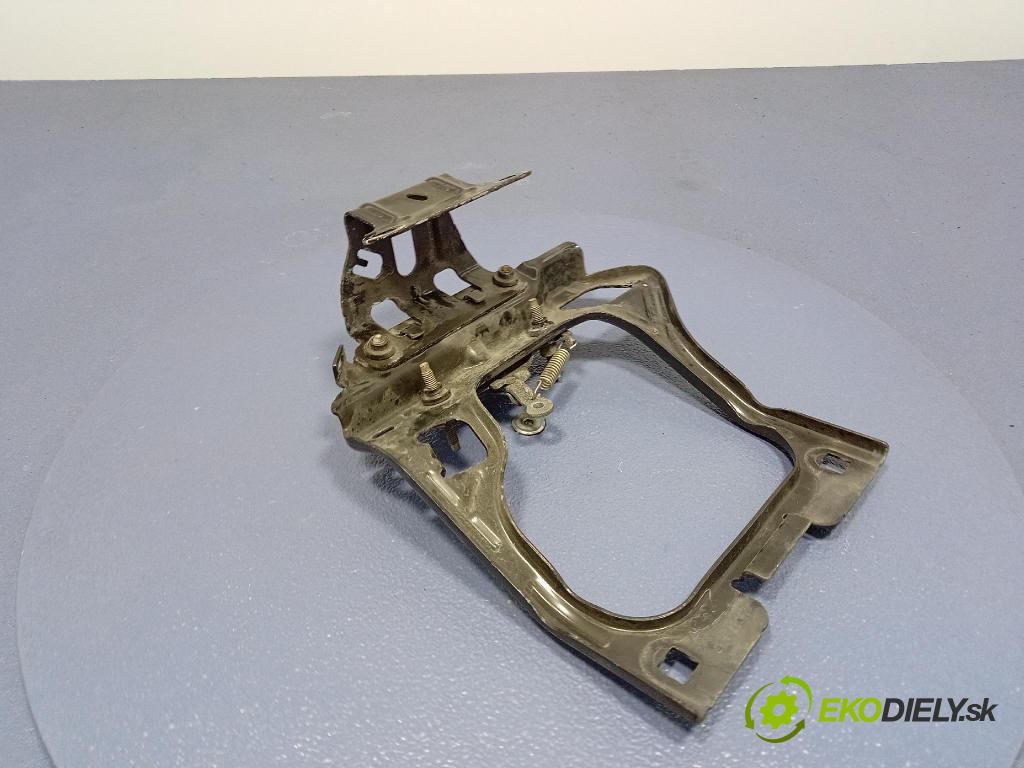 Peugeot 208 2017 zámok masky: 9672502680