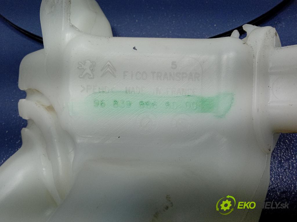 Peugeot 208 2017 nádržka Podložka: 96839886800