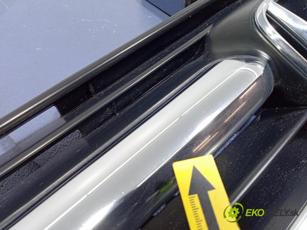 Honda Cr-v 2004 miežka / Gril: 