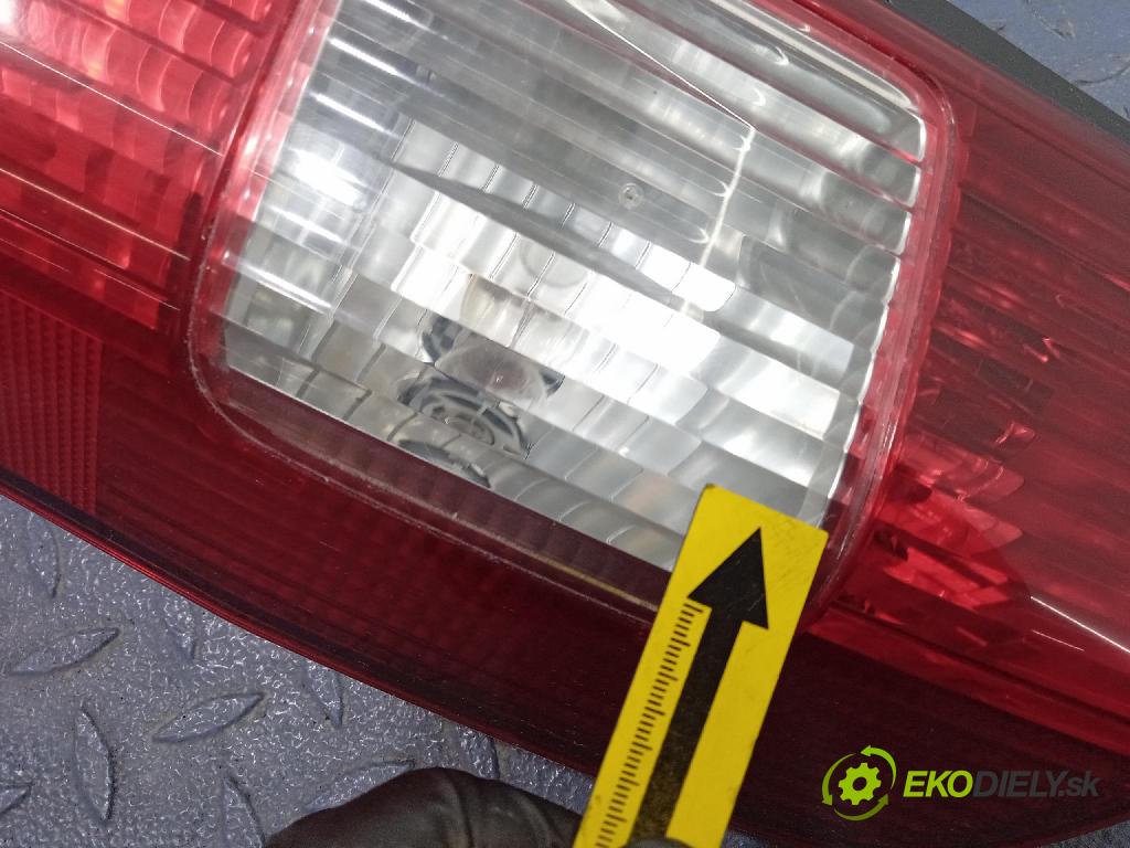 Honda Cr-v 2004 svetlo / reflektor zad ľavá Vonkajsia: 2VP238014-01