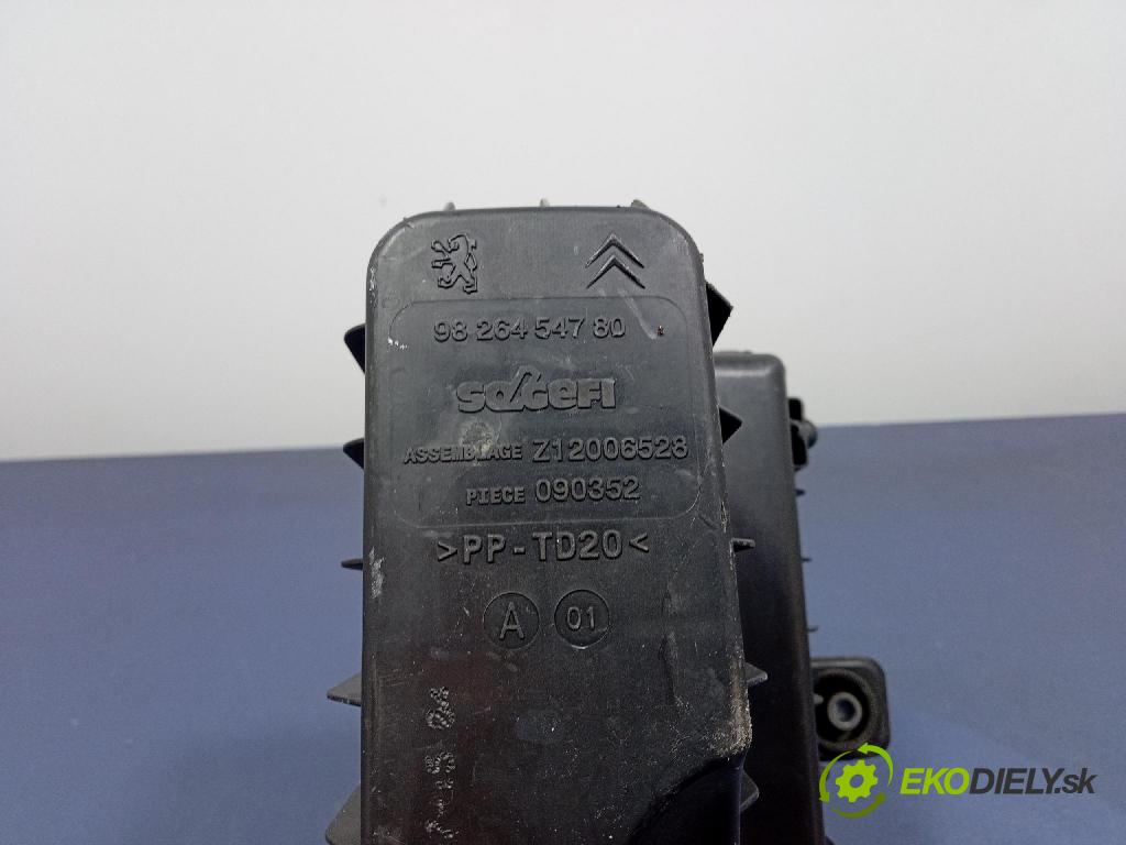 Peugeot 208 2017 obal Filtre: Vzduch: 9826454780