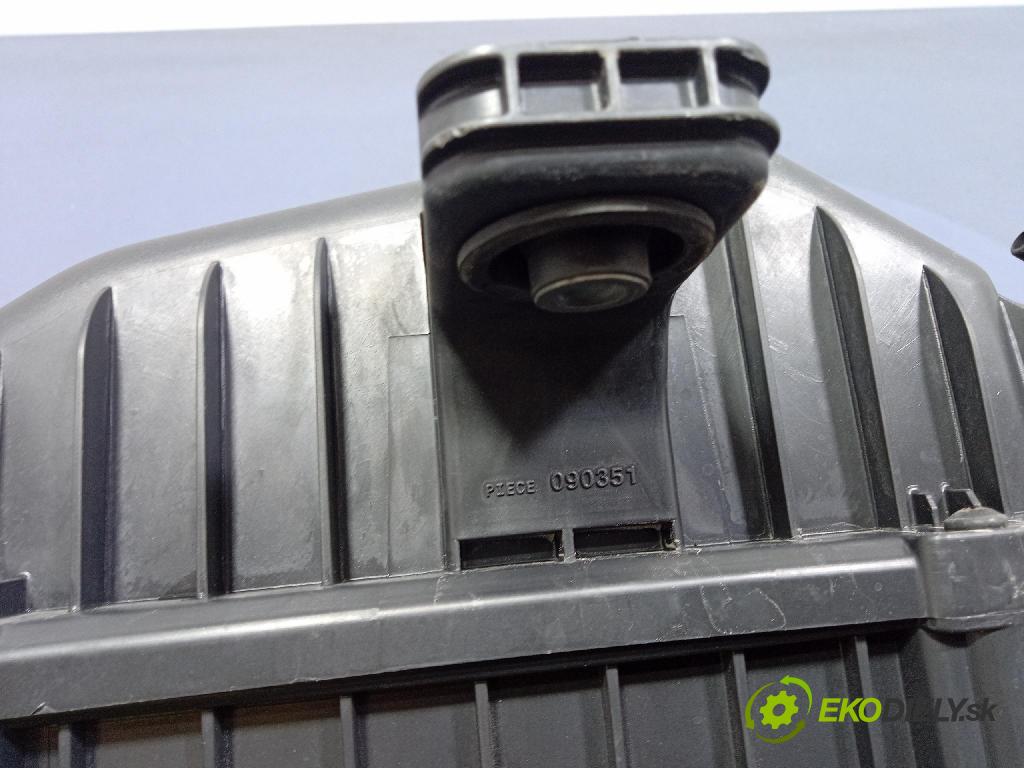 Peugeot 208 2017 obal Filtre: Vzduch: 9826454780