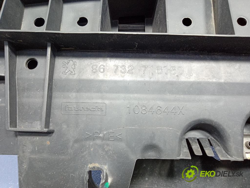 Peugeot 208 2017 kryt Plast: podvozek: 9673271680