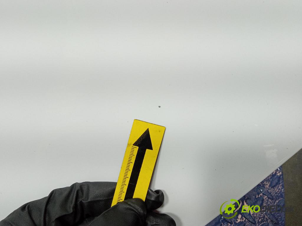 Peugeot 208 2017 dvere zad Vľavo: