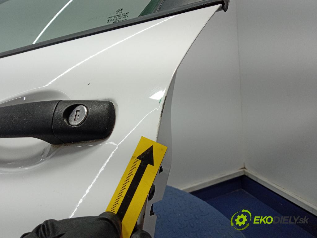 Peugeot 208 2017 dvere Predné Vľavo: