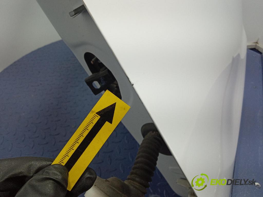 Peugeot 208 2017 dvere Predné Vľavo: