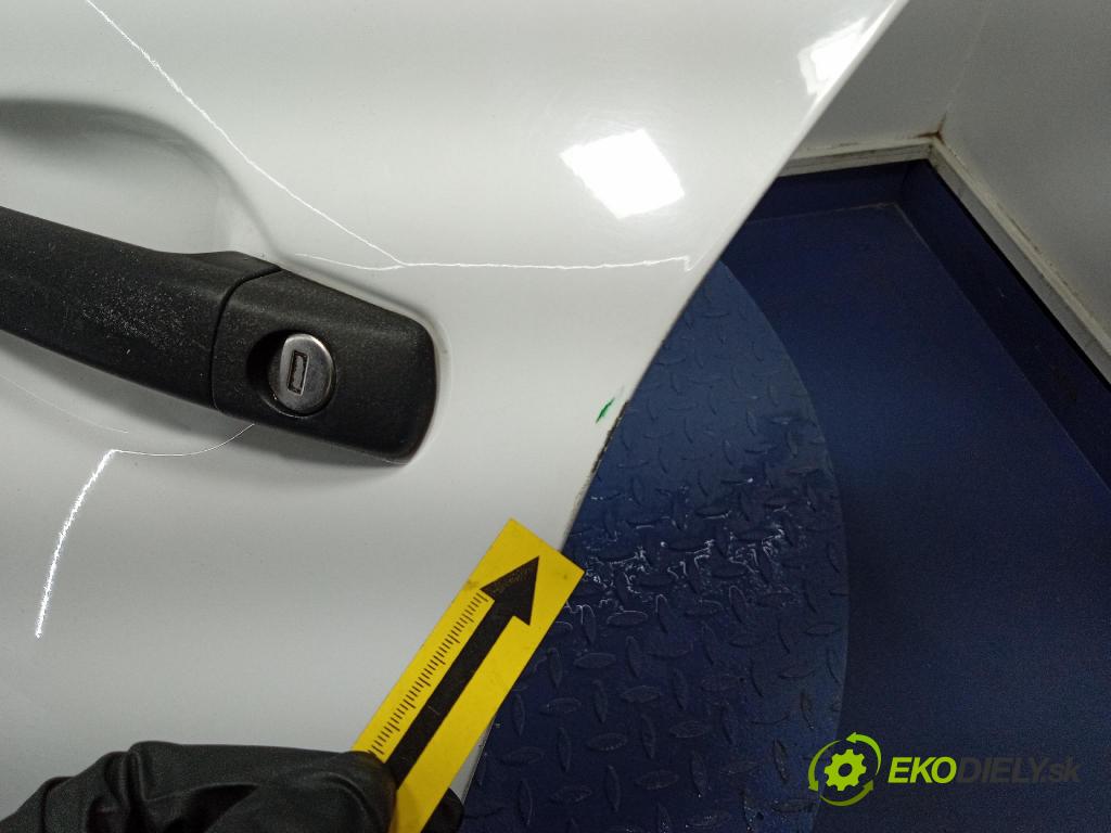 Peugeot 208 2017 dvere Predné Vľavo: