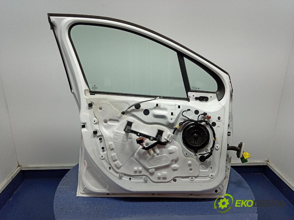 Peugeot 208 2017 dvere Predné Vľavo: 