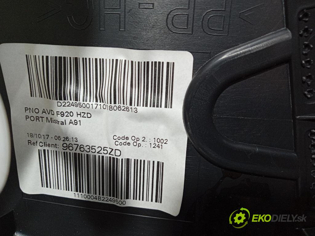 Peugeot 208 2017 Čalounictví: dvere Predné Prava: 96763525ZD