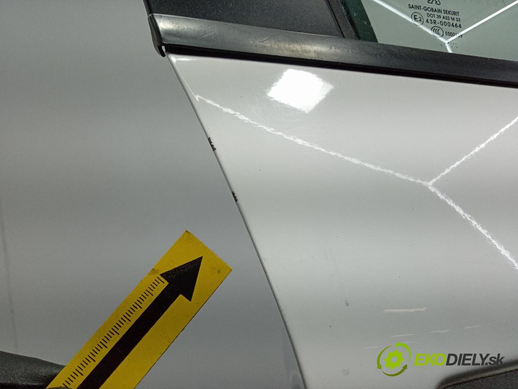 Peugeot 208 2017 dvere Predné pravé