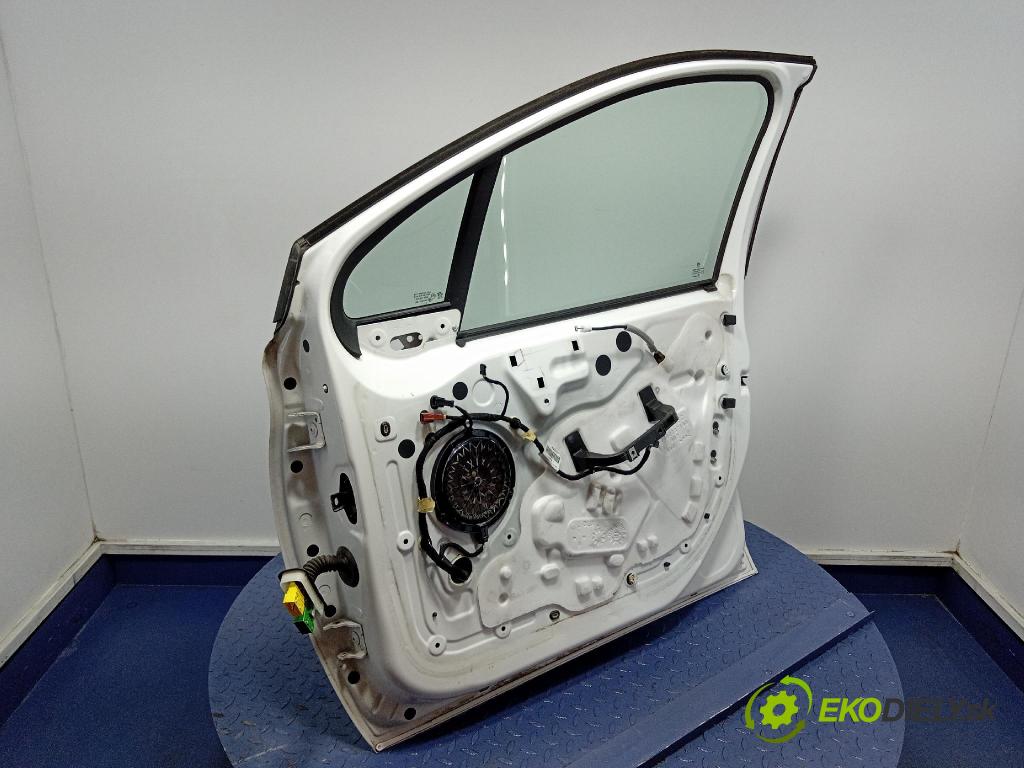 Peugeot 208 2017 dvere Predné pravé