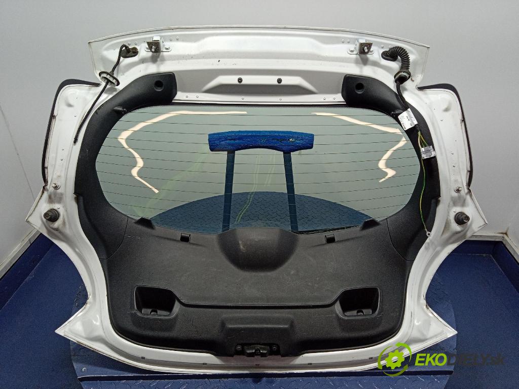 Peugeot 208 2017 zadna dveře kufra: kufra: