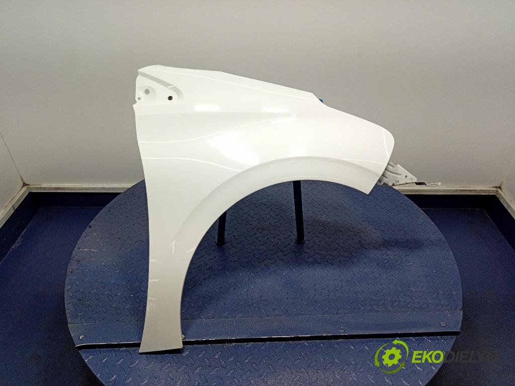 Peugeot 208 2017 blatník Predné v pravo: