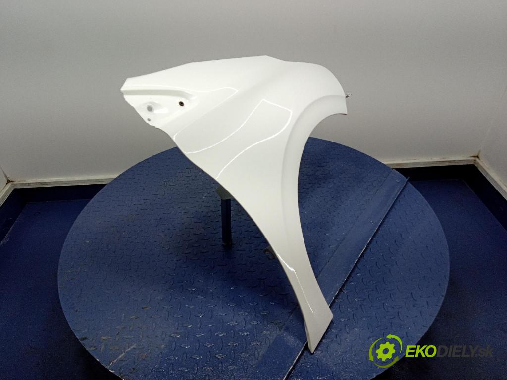 Peugeot 208 2017 blatník Predné v pravo: